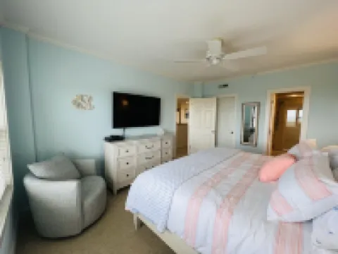 Renovated beach front condo in amenity-filled Duneridge