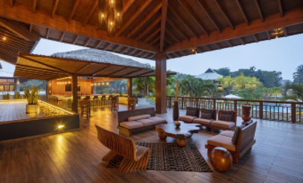 Indura Beach & Golf Resort. Curio Collection by Hilton