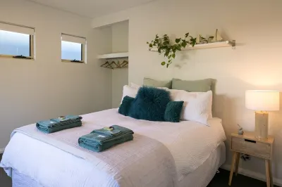 Seaside Apartment - Tranquil and Elegant Apartment Close to Beaches