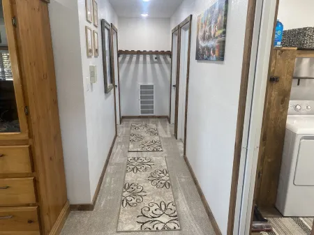 Cozy 2-bedroom cabin In enchanting Hatch near the river! Between Bryce and Zion