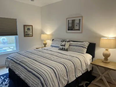 Sand pail Beach Cottage🏖️-new 3+/2.5 house- steps to the beach-private pool- 5⭐️ Hotels near St. Johns County Ocean Pier & Courts Park