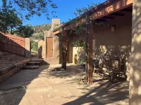 Charming 1.5 Bedrooms, 1600 sq. Ft Guest House Views/Yard W/D High Ceilings