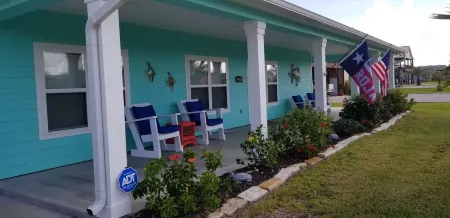 4-Bedroom Vacation Home - Port O'Connor