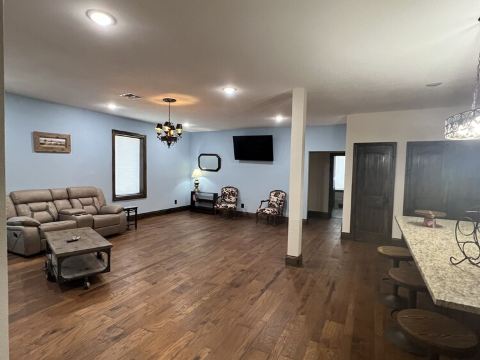 Downtown apartment in Vernon!