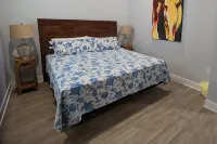 King & Bunk Beds, Beach Parking Pass, & Pets Stay Free - Gym
