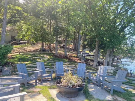 Unique home and 3 level bunkhouse.  Lake of the Ozarks. Accommodate 24 guests!