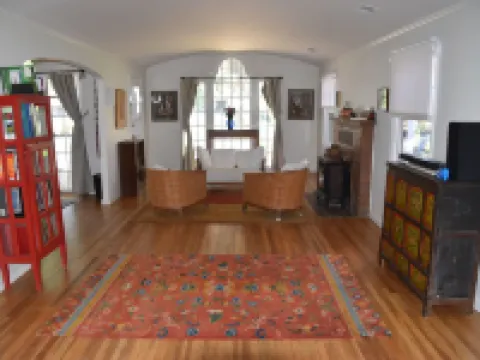 4 bed 3 bath house in wine area near SF. Walk to town. Dog friendly PLV120240032 Hotels in Petaluma