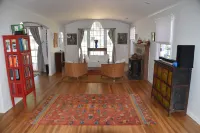 4 bed 3 bath house in wine area near SF. Walk to town. Dog friendly PLV120240032