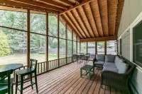 Gorgeous l 3 Season Porch l Dry Bar l Fireplace
