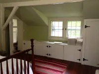 Bright, historic Woodstock home close to town