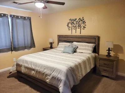 COZY HAVASU OASIS just minutes from the lake And all shopping! Hotel in zona Star Nursery Garden Center