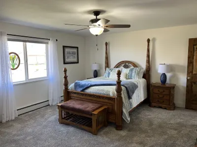 Palisade Orchard Getaway Hotels near Skyway Ski Trailhead