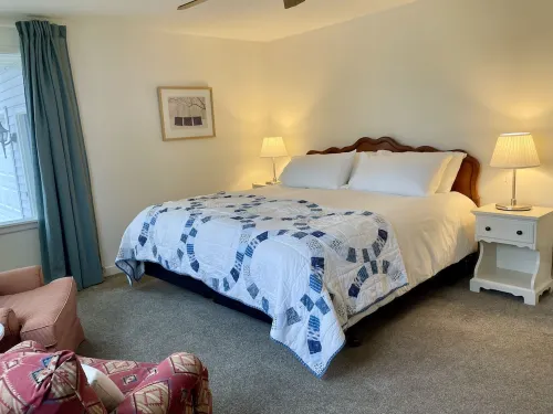 Roomy Quiet Home Overlooking Lake Michigan