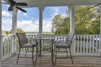 Buckeye Lake WATERFRONT Vacation Home B | Crane Cove Resort