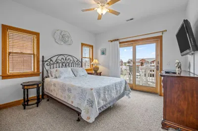 Spacious Top Floor Condo With Amazing Views Roanoke Island Festival Park附近的飯店