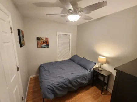 Minutes to Walnut Beach, newly renovated 3 bedroom home