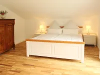 Cozy holiday home with a magnificent view 奧沃拉特酒店