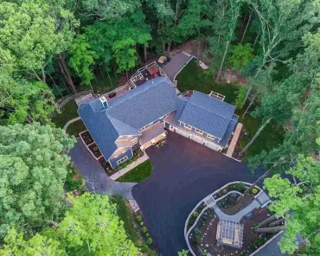 The Athena hideaway - hottub, firepit, lake & racetrack 薩拉託加酒店