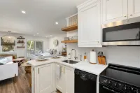 KC Coastal 30A Inlet Beach • POOL • 1st Floor • KING • 2 Minute Walk to Beach Các khách sạn ở Inlet Beach