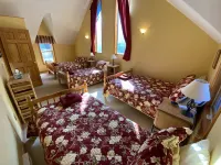 The Gingerbread Cottage - 2.5 acres, craft or meeting room