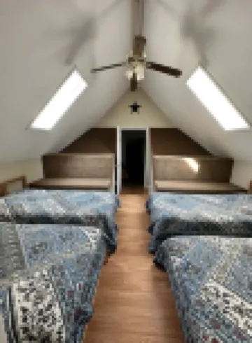 Alvie House: 5 min from Wisp&DCL, Outdoor Fire Pit, Fireplaces, Country Kitchen