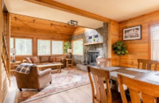 MT HOOD CABIN! Remodeled, 2500 sq ft, Sleeps 12!