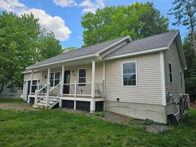 Perfect 3-bedroom, 2-Bath house in Sanford with WiFi Near 3- Coastal Beaches!