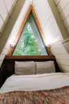 The A-Frame @ SkyCamp: Classic cabin with Hot Tub and BBQ near Stevens Pass