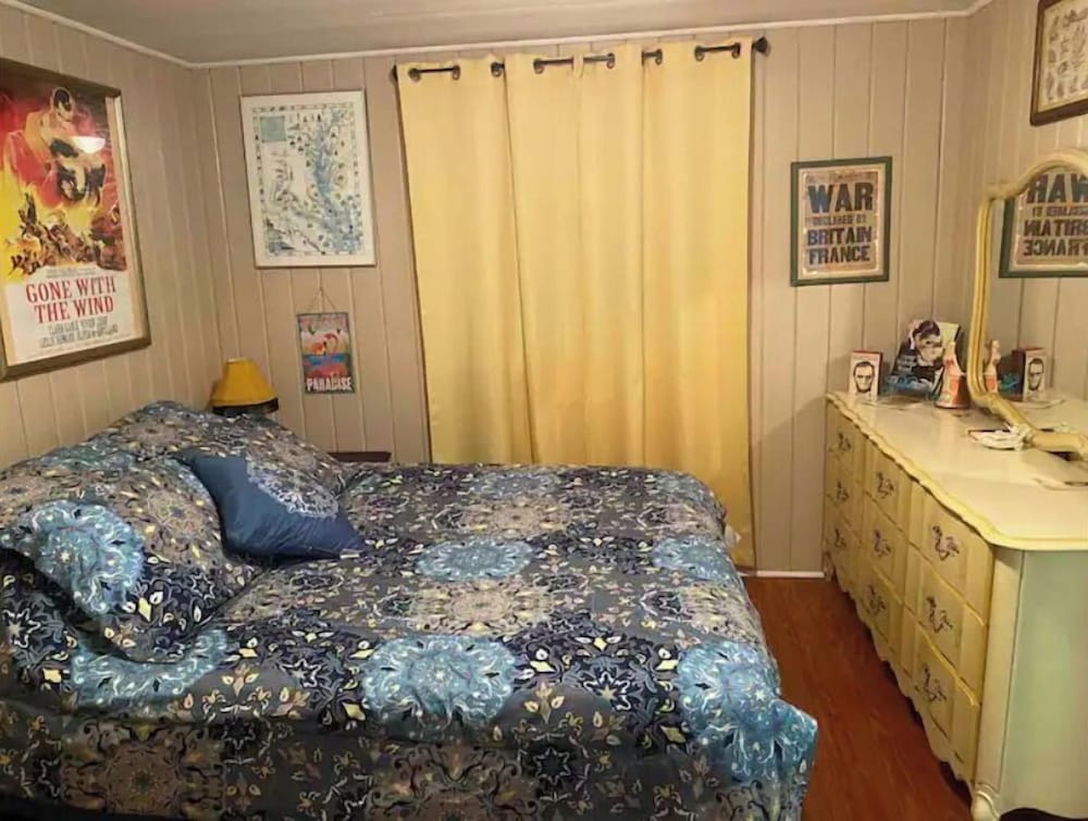 History House of Holly Hill Daytona- 109& up. US History theme. Hotels in Holly Hill