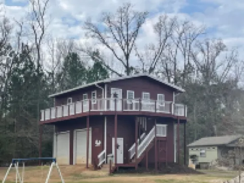 Cedar Cabin in the Woods - Longview, Tx