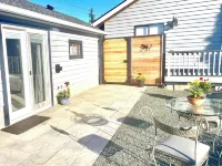 Similk Beach View Studio for two! Central HUB to San Juans and Skagit Valley!