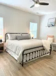 Condo located downtown Aiken that's only a 5-minute walk to the Alley! Hotels near University of South Carolina Aiken