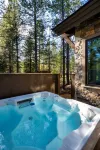 New! Sunriver Luxury Lodge, SHARC, Hot Tub, King Suites, EV, Ft Rock Park