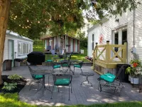 Spacious Yet Cozy, Newly Remodeled Home Steps Away from the Surf Ballroom. クリア・レイクのホテル