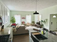 Heart of Convenience Downtown near Convention Center-Lucas Oil-Fully Remodeled