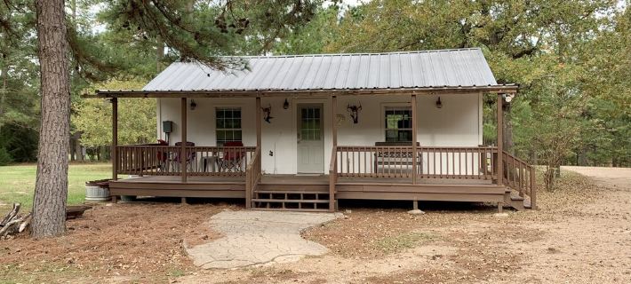 Adorable Guest Cabin In The Woods Hotels in Fayette County