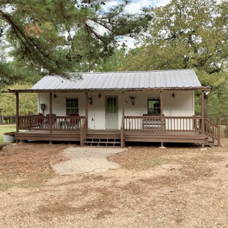 Adorable Guest Cabin In The Woods