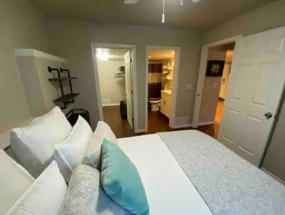 --- NEW LISTING --- Adorable 1-bedroom suite in South Anchorage Hotels near Cabela's