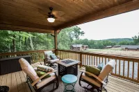 NEW FOREST COTTAGE W/GRILL & SCREENED IN PATIO:HIKE, FISH, GOLF, WATERFALLS