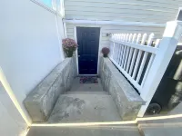 Lovely Basement Suite-2 bedrooms/1 bath with FULL kitchen and laundry!!!