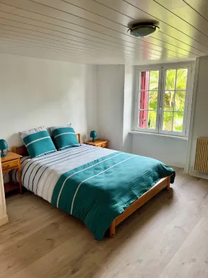 3 Bedroom Private Vacation Home in Morlaix Hotel dekat Viaduct