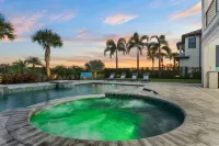 CLOSE TO DISNEY / FREE SHUTTLE / PRIVATE POOL AND SPA