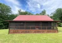 3 bedroom Log Cabin on 11 acres 3 minutes from Pipestem Resort State Park