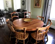 The Downtown House - 1820s home steps from Main Street in downtown Galena