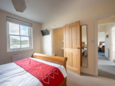 Luxury Holiday Cottage, Beach with Great Sea Views, Broad Haven, Pembrokeshire Hotels in The Havens