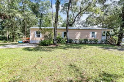 ~NEW~ The Breezy Oak Bungalow ~ Rainbow Spring Các khách sạn gần Rainbow Springs State Park
