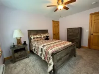 Waterfront private quiet family home, 15 min from Lake Winnipesaukee