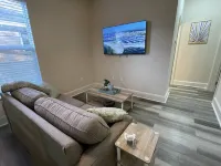 Peachy Beach House - Unit A - Close to beach, game Room, Putting Green, & more!