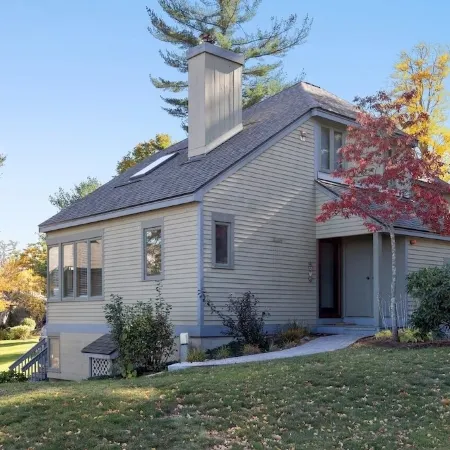 3 Bedroom lakeview townhouse!