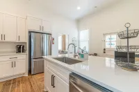 Walkable to Everything in Downtown New Braunfels! Restored 1850s German Home - B